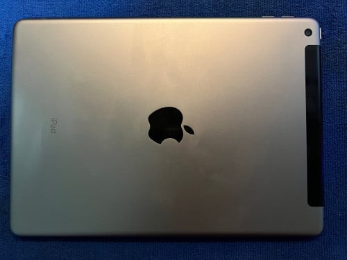 iPad 5 th generation SIM + WiFi 32G 50$