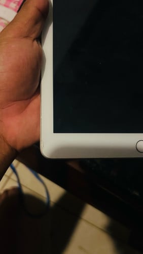 iPad 6th generation 50$