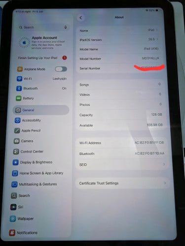 iPad A16 2025 LLa 128G New99.99% Battery 100%