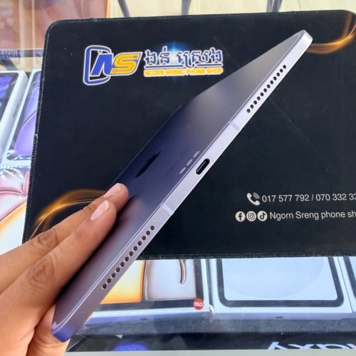 iPad Air M1 256gb sim and wifi 99%