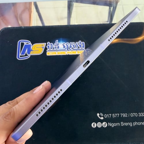 iPad Air M1 256gb sim and wifi 99%