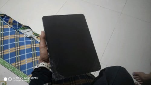 Ipad pro 11ing លក់កាត់សាច់
