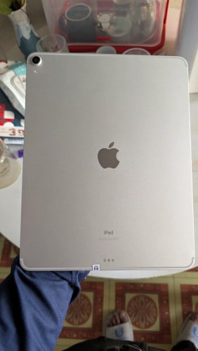 ipad pro 12.9inch 2018 64G refresh rate 120hz ស្អាត 99.99%