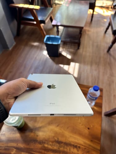 IPad Pro 2017 64G Sim/Wifi លក់ប្រញាប់លុយ (ប្រើផ្ទាល់)