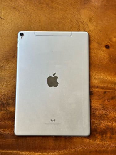 IPad Pro 2017 64G Sim/Wifi លក់ប្រញាប់លុយ (ប្រើផ្ទាល់)