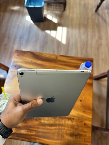 IPad Pro 2017 64G Sim/Wifi លក់ប្រញាប់លុយ (ប្រើផ្ទាល់)