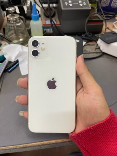 iPhone 11 128g ស្ទើតួ