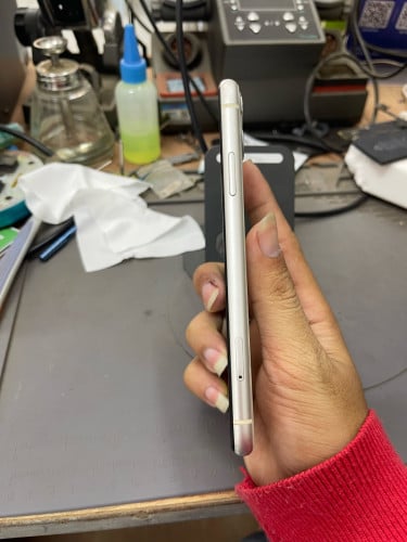 iPhone 11 128g ស្ទើតួ