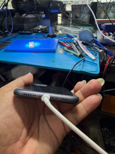 iPhone 11 64g 80$
