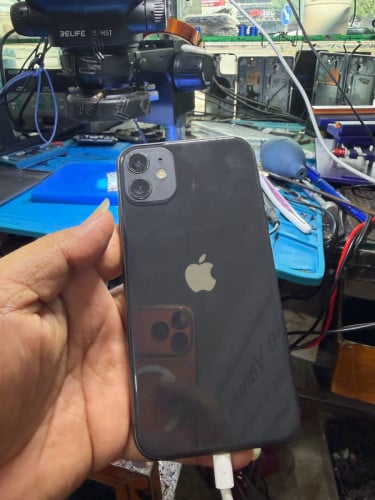 iPhone 11 64g 80$