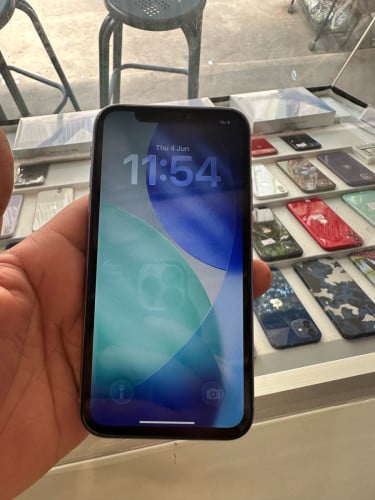 iphone 11 ទើបកាត់ពីភ្ញៀវបានអេក្រង់ថ្មី តួរ97%
