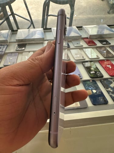 iphone 11 ទើបកាត់ពីភ្ញៀវបានអេក្រង់ថ្មី តួរ97%
