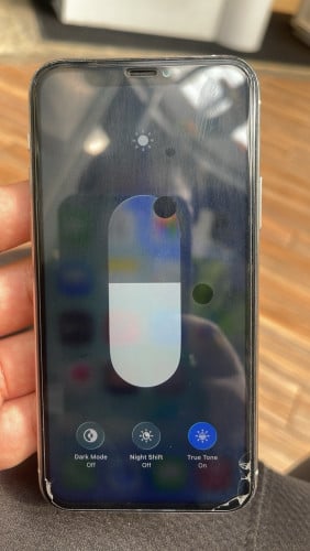 iPhone 11 Pro អត់ iCloud អត់ bypass ស្ថានភាពដូចរូប លក់ 60$ ដាច់ (បញ្ជាក់: អត់ធានា)