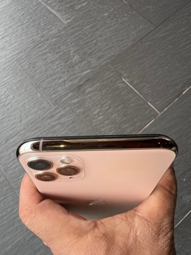 iPhone 11 Pro Max 64 ស្គេន