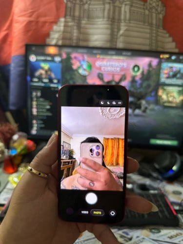 iPhone 13 / 128g / no scan / អេក្រង់ហ្សុីនឆ្កូតកញ្ចក់តិចៗដូចរូប ថ្មកាន់ 85% លក់តំលៃក្រោមទី 195$ ដាច់