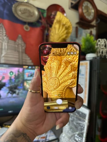 iPhone 13 / 128g / no scan / អេក្រង់ហ្សុីនឆ្កូតកញ្ចក់តិចៗដូចរូប ថ្មកាន់ 85% លក់តំលៃក្រោមទី 195$ ដាច់