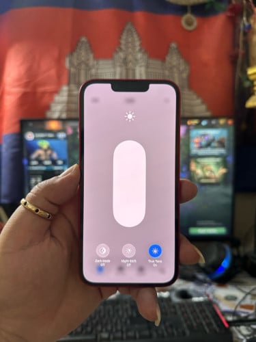 iPhone 13 / 128g / no scan / អេក្រង់ហ្សុីនឆ្កូតកញ្ចក់តិចៗដូចរូប ថ្មកាន់ 85% លក់តំលៃក្រោមទី 195$ ដាច់