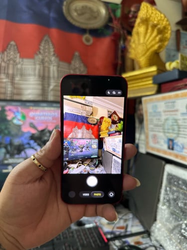 iPhone 13 / 128g / no scan / អេក្រង់ហ្សុីនឆ្កូតកញ្ចក់តិចៗដូចរូប ថ្មកាន់ 85% លក់តំលៃក្រោមទី 195$ ដាច់