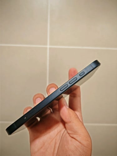 iPhone 16e (Lock SIM)