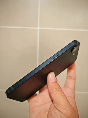 iPhone 16e (Lock SIM)