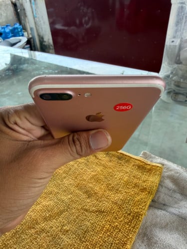 IPhone 7 Plus 256GB តួនៅស្អាត97% អត់ជាប់អីទាំងអស់