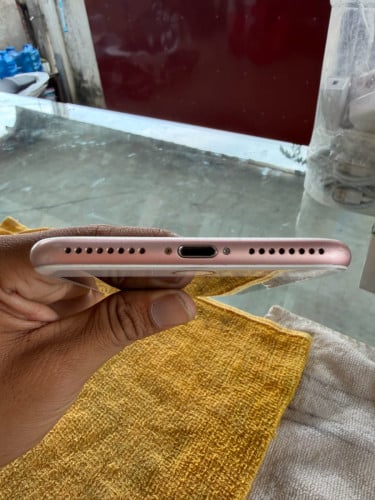 IPhone 7 Plus 256GB តួនៅស្អាត97% អត់ជាប់អីទាំងអស់