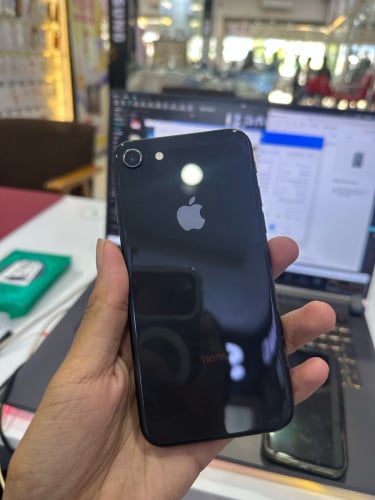 iPhone 8