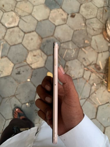 iphone 8 ples ប្រេីរាល់ថ្ងៃចង់លក់38$