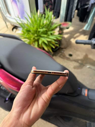 iPhone XS Max LL 64G 130$