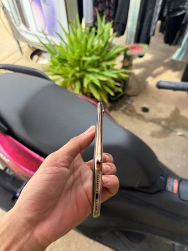 iPhone XS Max LL 64G 130$