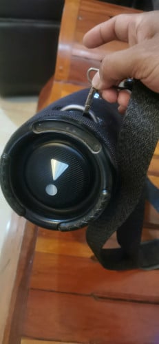 jbl xrame3 នៅសានុំថ្មកាន់សំលេងណែន ចុចបើកបីដងបានចេញ 30មុឺន