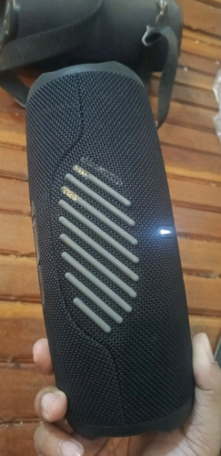 jbl xrame3 នៅសានុំថ្មកាន់សំលេងណែន ចុចបើកបីដងបានចេញ 30មុឺន