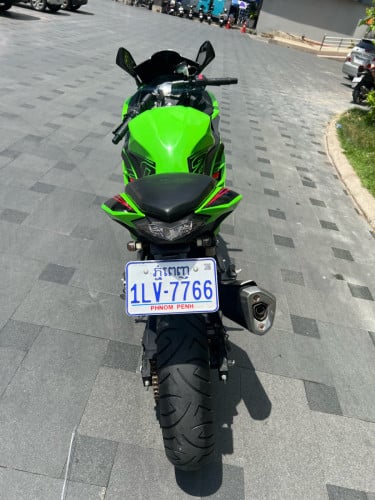 Kawasaki ninja 250cc ខ្ចី