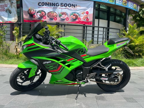 Kawasaki ninja 250cc ខ្ចី