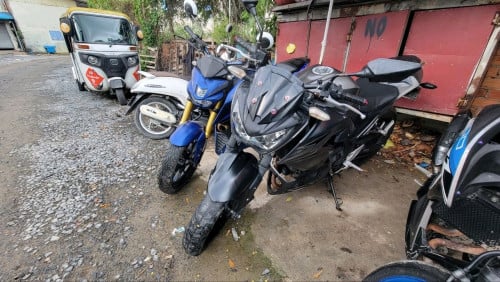 Kawasaki Z 250$ ប្រើផ្ទាល់លក់ មានពន្ធកាតគ្រីត្រឹមត្រូវ
