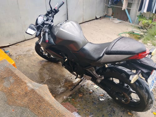 Kawasaki Z 250$ ប្រើផ្ទាល់លក់ មានពន្ធកាតគ្រីត្រឹមត្រូវ