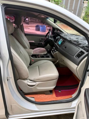 Kia Carmen 2015