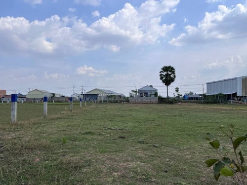 Land for rent 土地出租 / Rental fee 租金: 1$/m²