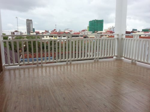 Large Balcony 2Bedroom Apartment BKK3 near BKK1