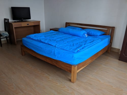 Large Balcony 2Bedroom Apartment BKK3 near BKK1