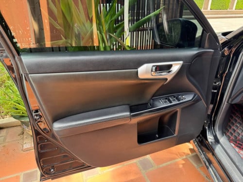 Lexus CT 200h 2012 For Rent /出租