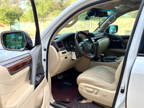 LEXUS LX570 KURO 2021