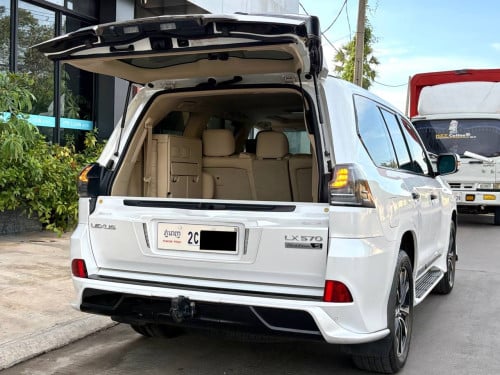 LEXUS LX570 KURO 2021