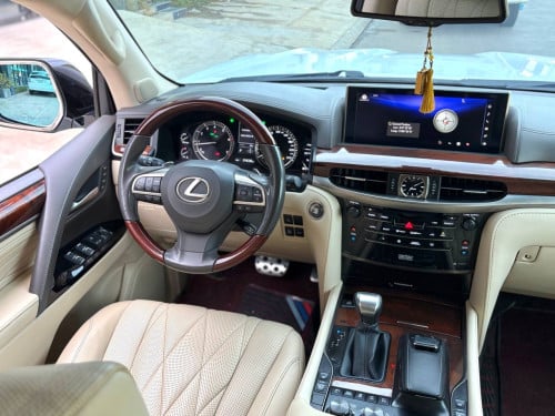 LEXUS LX570 KURO 2021