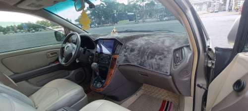 Lexus Rx 300 99 P2 ពណ៍មាសឡានស្អាតឯកសារគ្រប់អត់បុកប៉ះ017494992/086924949
