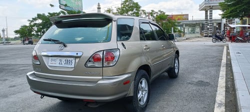 Lexus Rx 300 99 P2 ពណ៍មាសឡានស្អាតឯកសារគ្រប់អត់បុកប៉ះ017494992/086924949