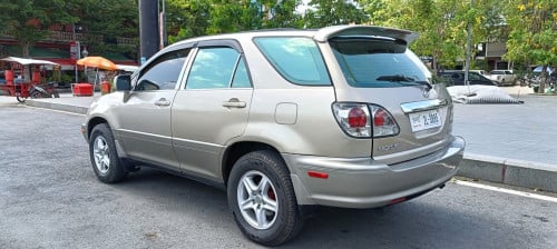 Lexus Rx 300 99 P2 ពណ៍មាសឡានស្អាតឯកសារគ្រប់អត់បុកប៉ះ017494992/086924949