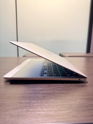 MacBook M1 | 13inch 8GB 256GB