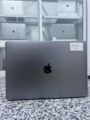 MacBook Pro 2018 13 inch i5 ram8 ssd256 279$