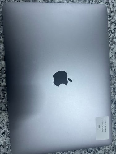 MacBook Pro 2018 13 inch i5 ram8 ssd256 279$
